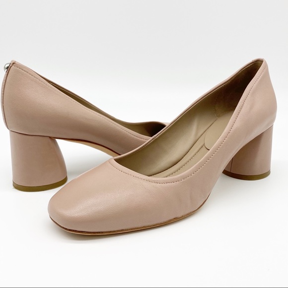 donald pliner camy pump